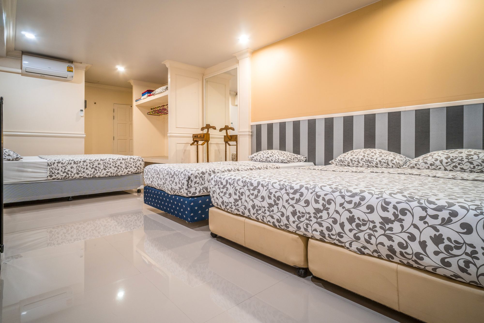 Hotel Phuket Airport & Lounge Bar 3*