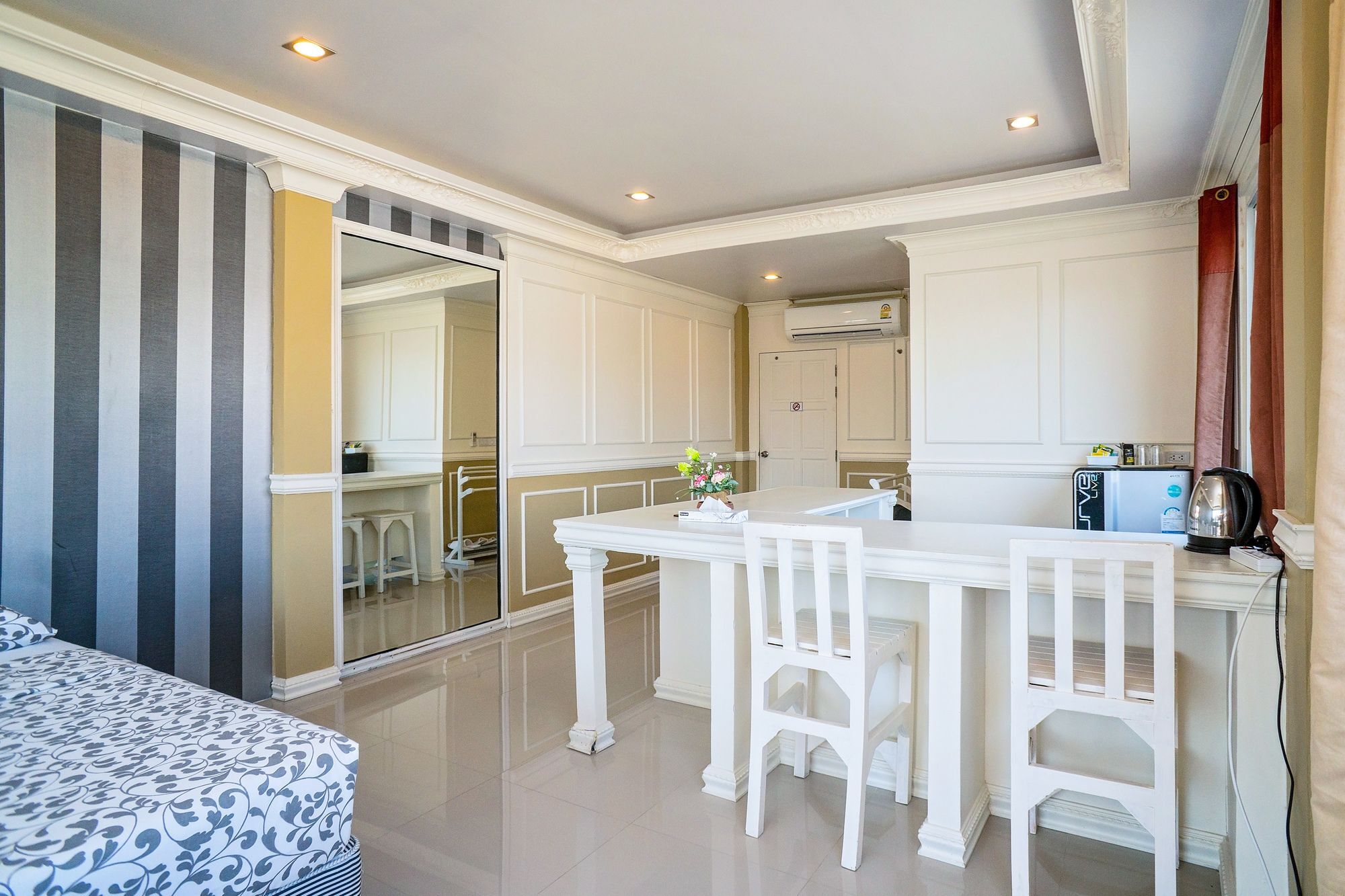 Hotel Phuket Airport & Lounge Bar Thalang