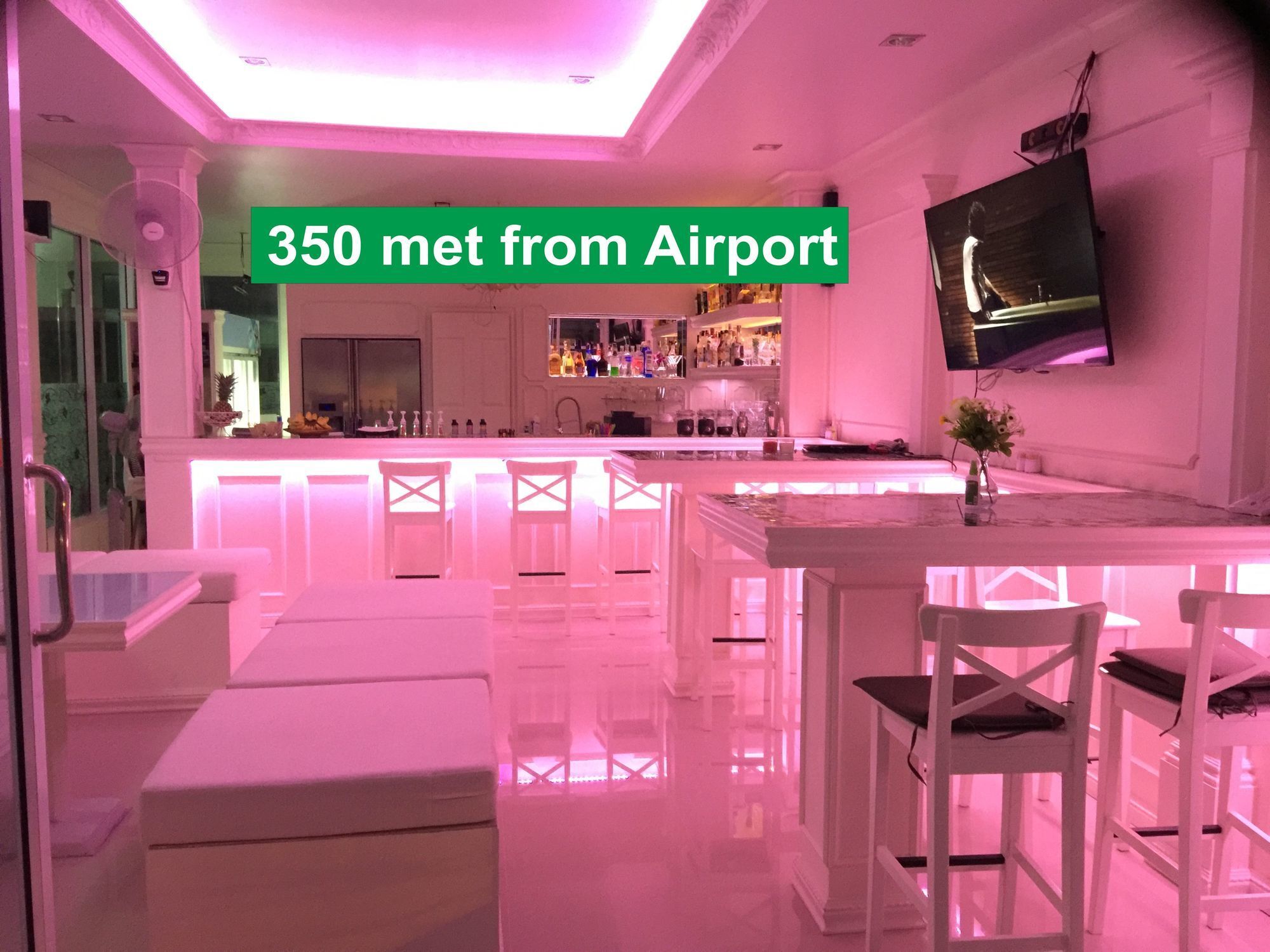 Phuket Airport & Lounge Bar Hotel