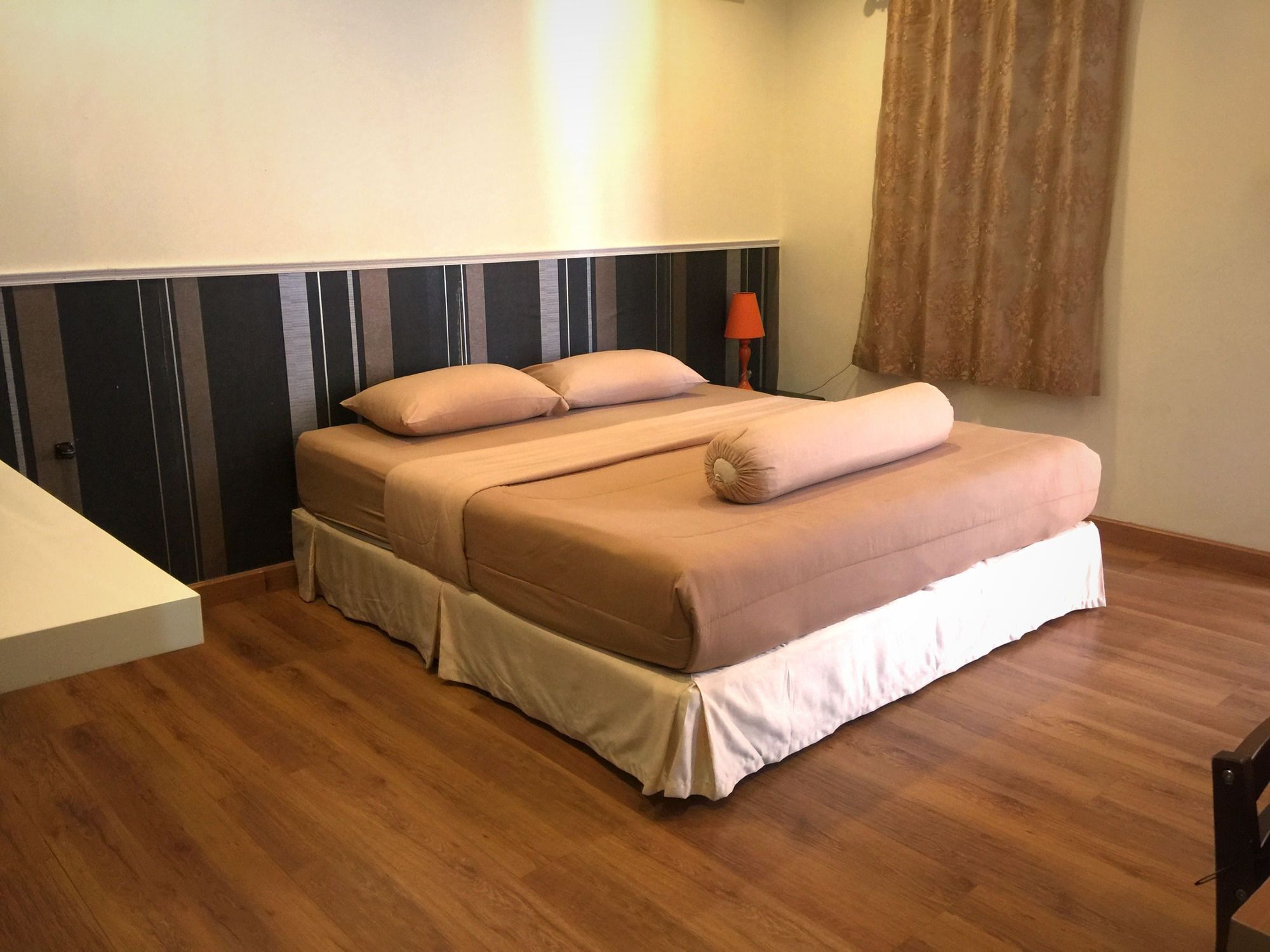 Hotel Phuket Airport & Lounge Bar 3*