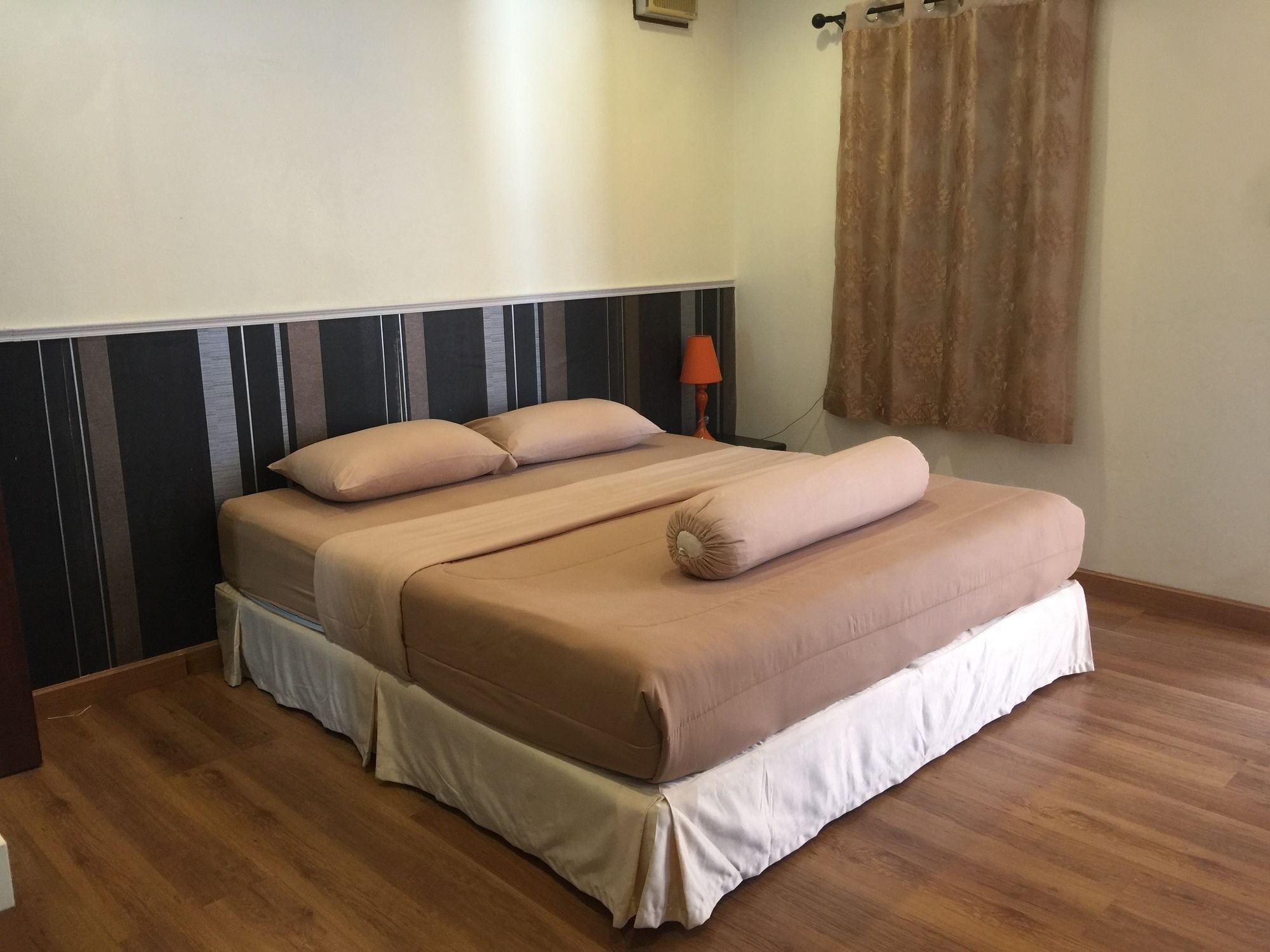 Hotel Phuket Airport & Lounge Bar 3*