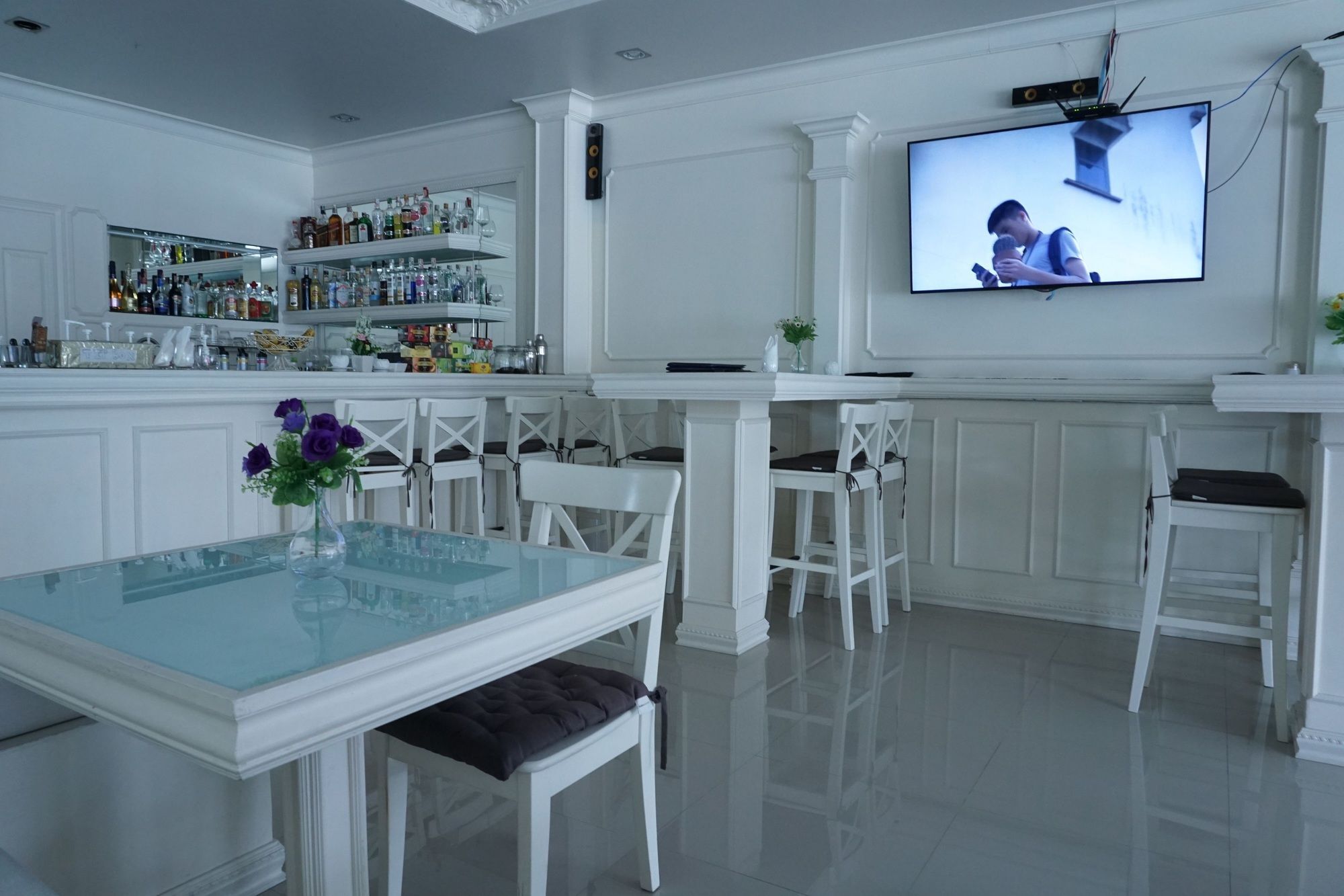 Phuket Airport & Lounge Bar