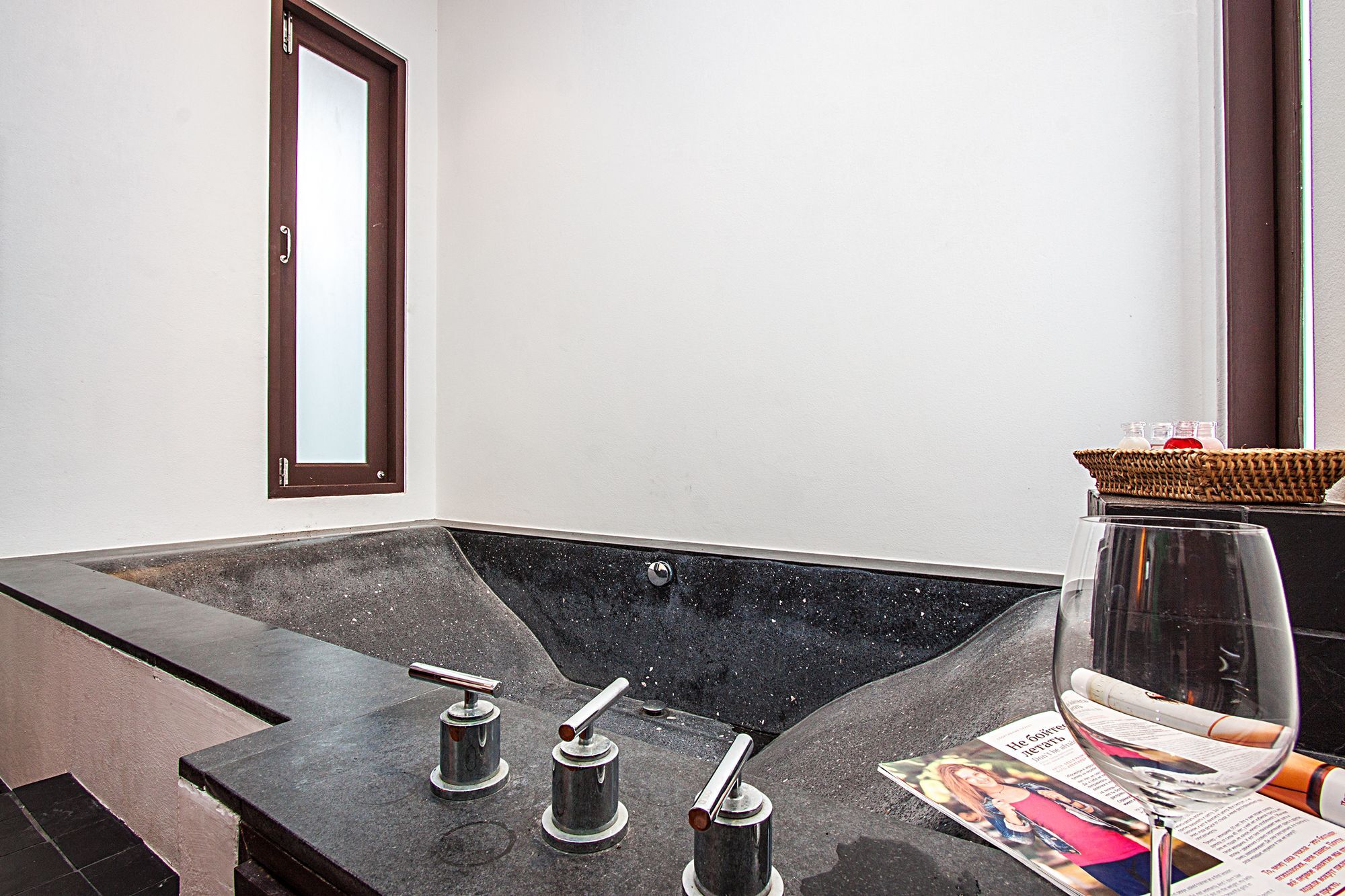 Nirano 12 1 Bed 3*
