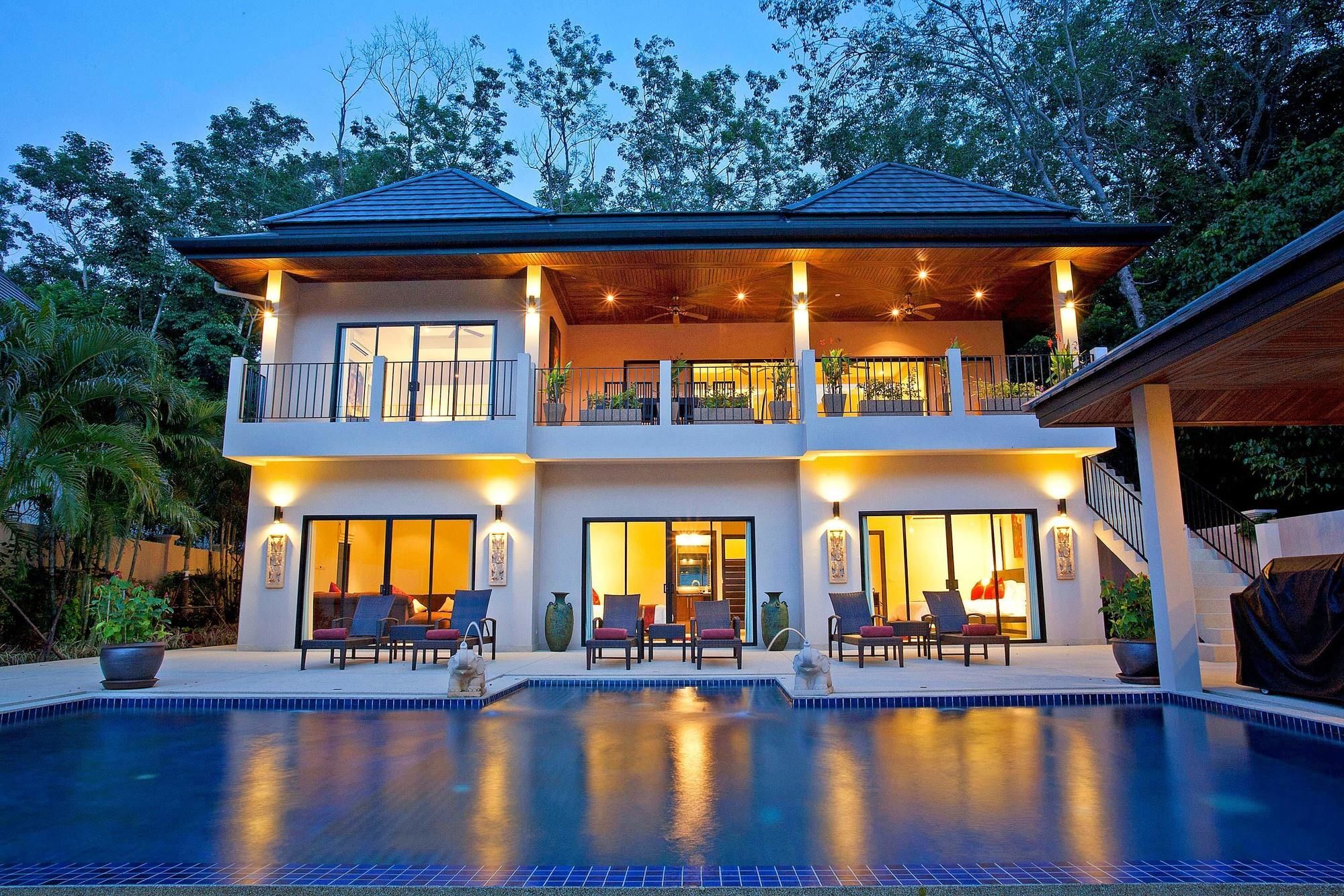 Apartment Pagarang 6 Bed Beautiful Poolside Dining Area *