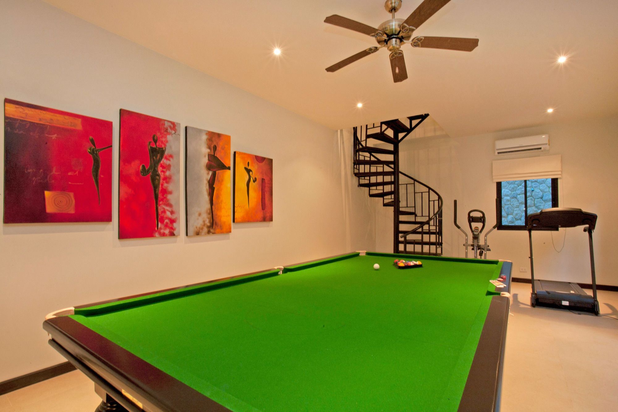 Pagarang 6 Bed Beautiful Poolside Dining Area Apartment Nai Harn