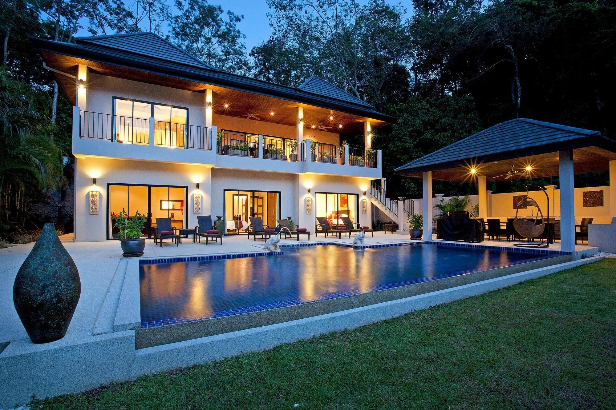 Pagarang 6 Bed Beautiful Poolside Dining Area Apartment Nai Harn