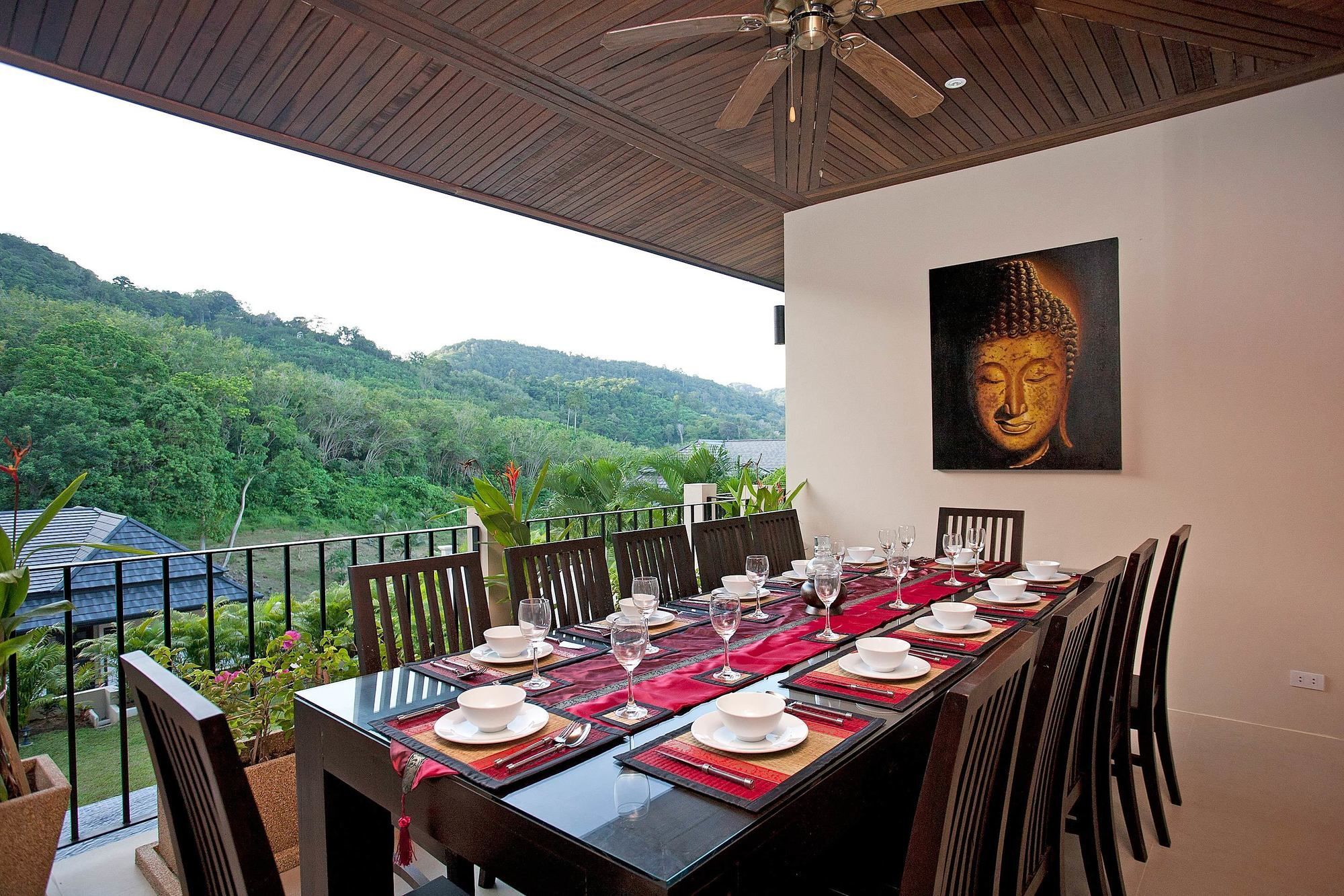 Pagarang 6 Bed Beautiful Poolside Dining Area Apartment *