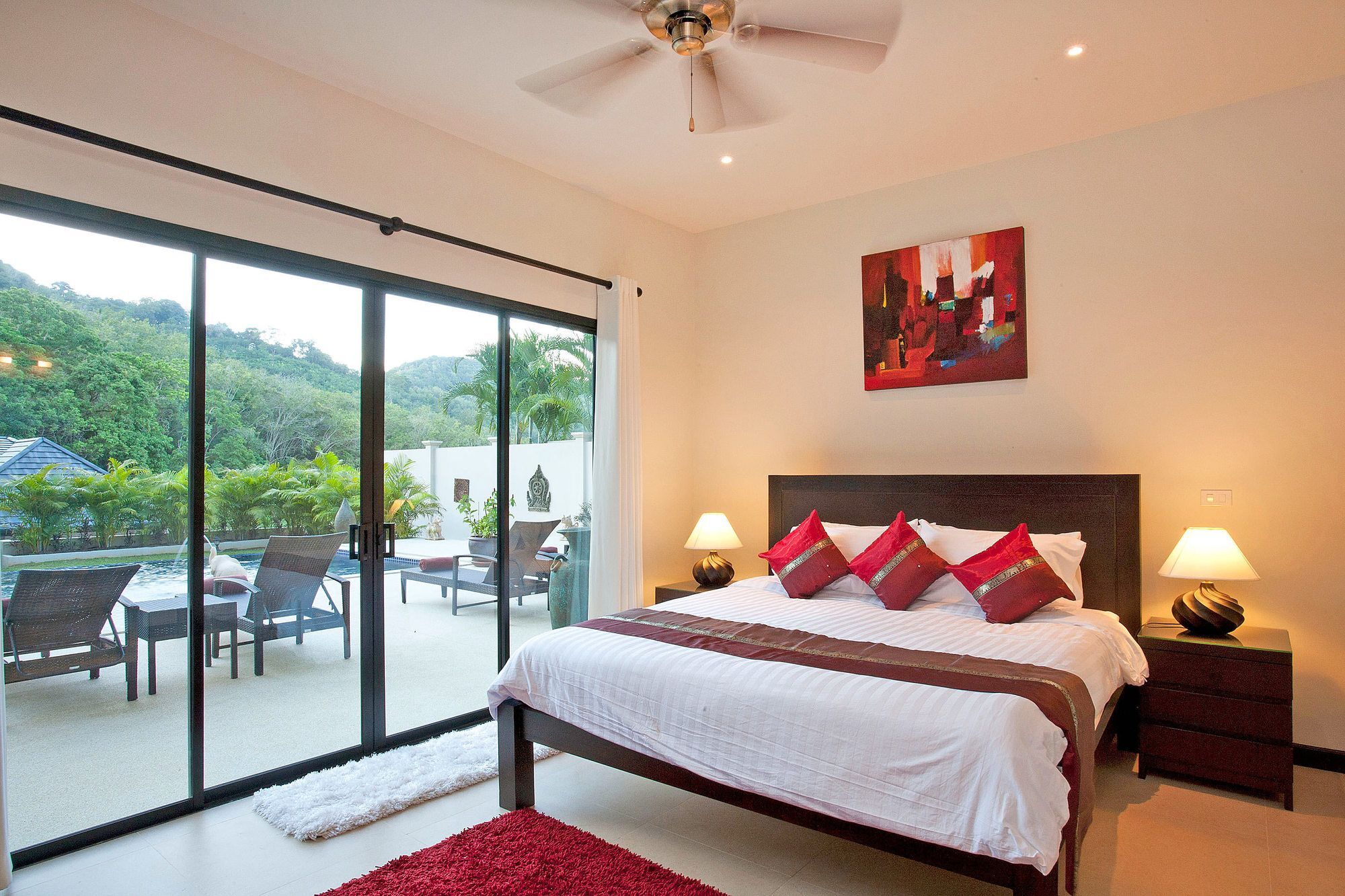 Apartment Pagarang 6 Bed Beautiful Poolside Dining Area