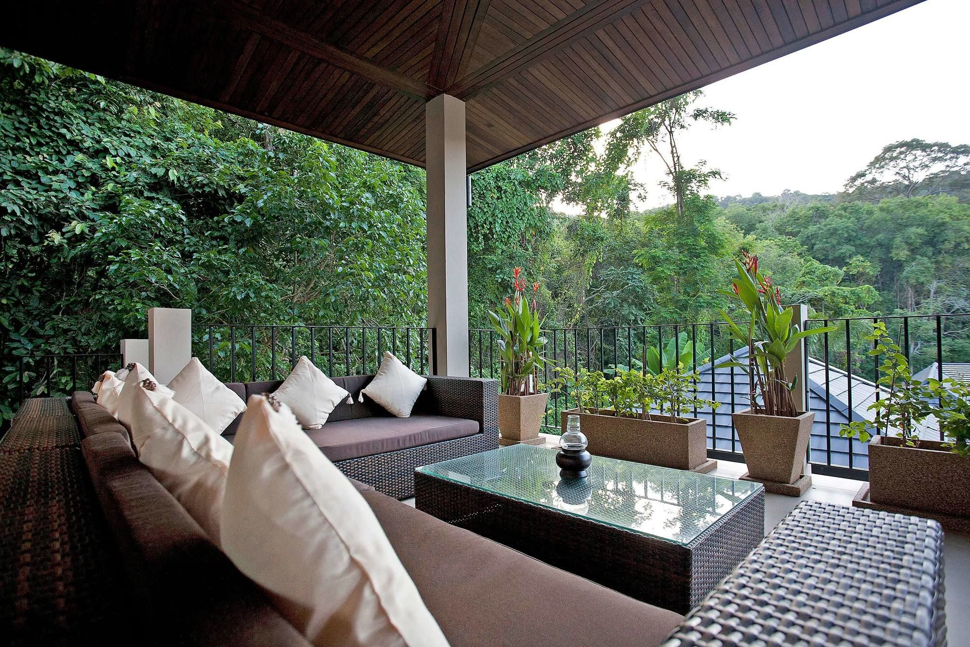 Pagarang 6 Bed Beautiful Poolside Dining Area Nai Harn