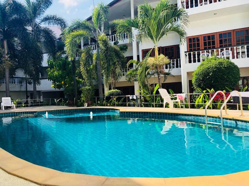 Neptuna Hotel By Maduzi Phuket