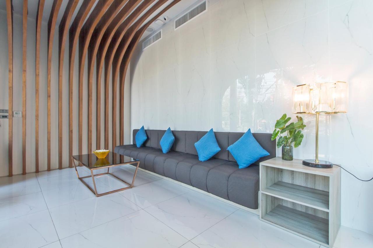 Apartment Oceana By A Building