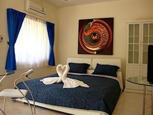 Oasis Naturist Karon