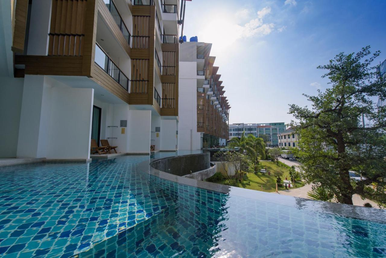 Hotel The Lunar Patong 4*
