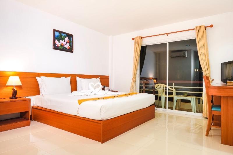 Neptuna Hotel By Maduzi Hotel Phuket