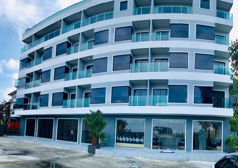 Triple L Hotel 4*