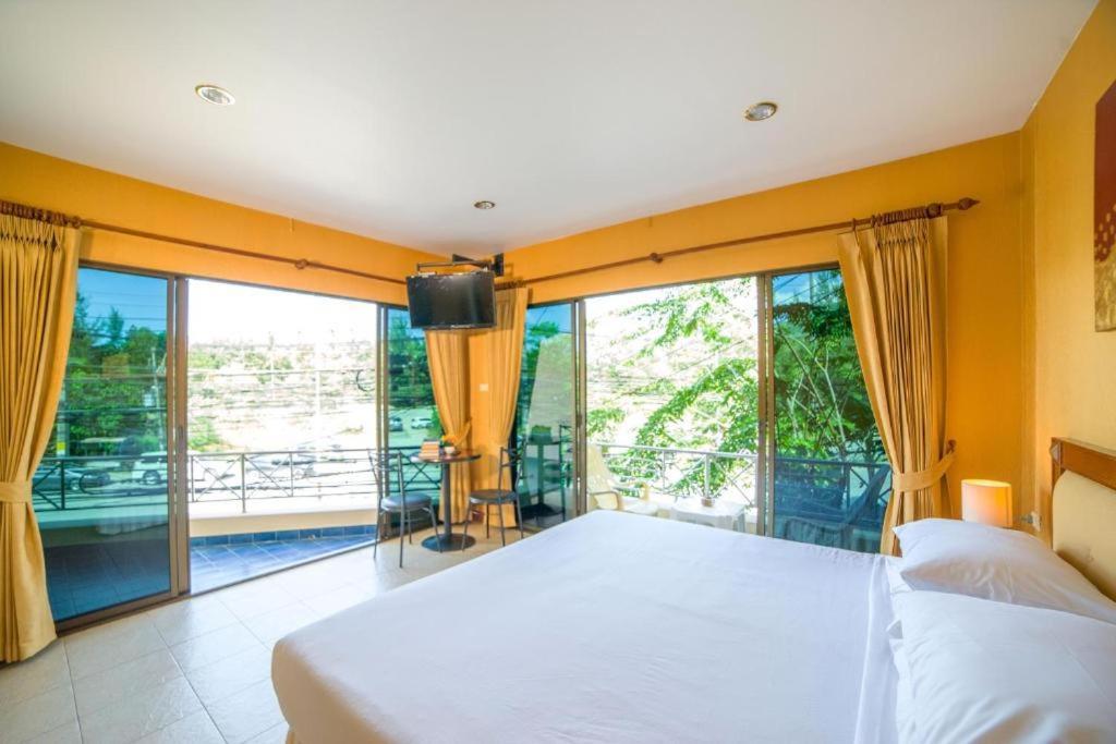 Oyo 1037 Phuket Hotel Kamala Beach