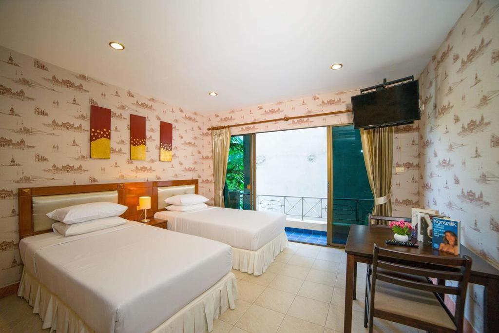 Oyo 1037 Phuket Hotel 2*