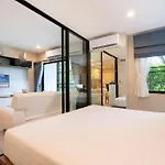 Nayang Beach Brand New Executive Luxury Condo