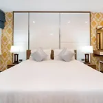 Nayang Beach Brand New Executive Luxury Condo