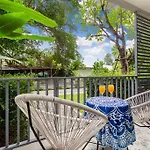 Nayang Beach Brand New Executive Luxury Condo