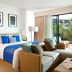Le Meridien Phuket Mai Khao Beach Resort