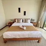 New Luxury Villa With Maid Anchan Tropicana