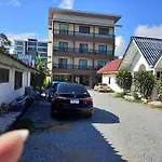 Dee Dee Mansion Airport