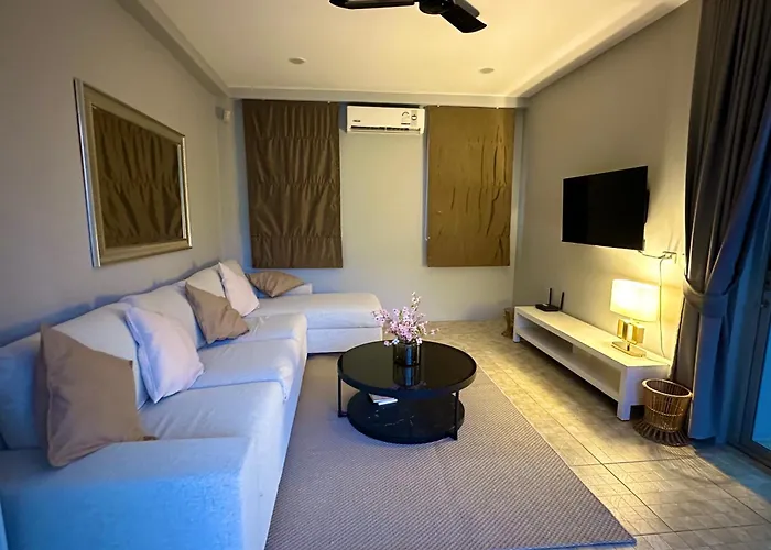 Peaceful Retreat Villa By Nai Thon Beach