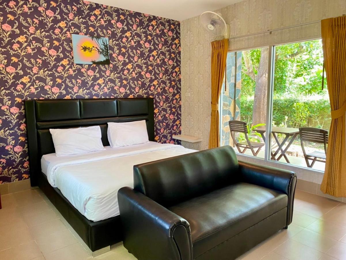 Canal Hotel Nai Yang