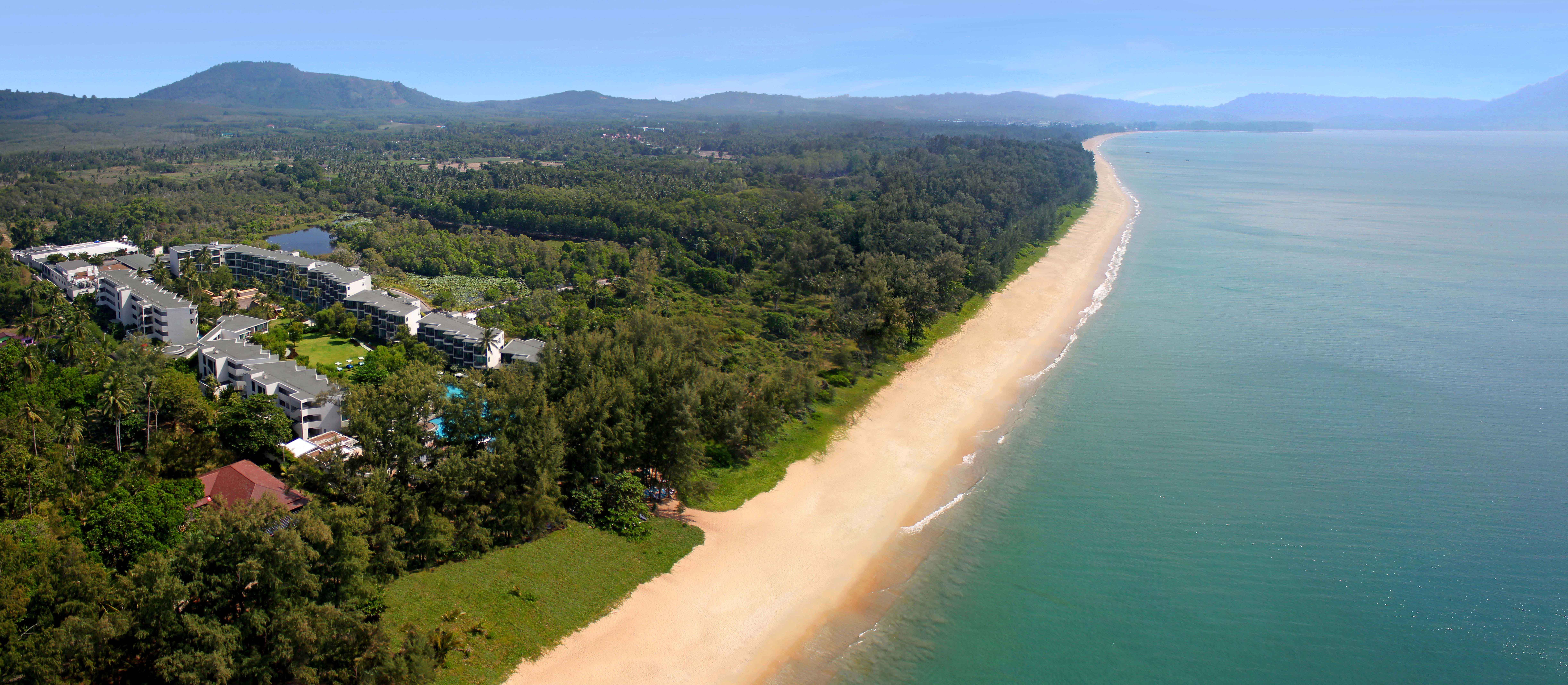 Le Meridien Phuket Beach Hotel 5*