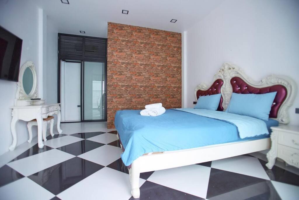 White Villa *