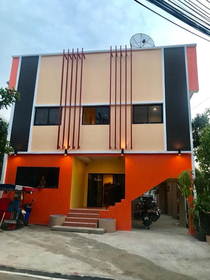Guest house Golf House *