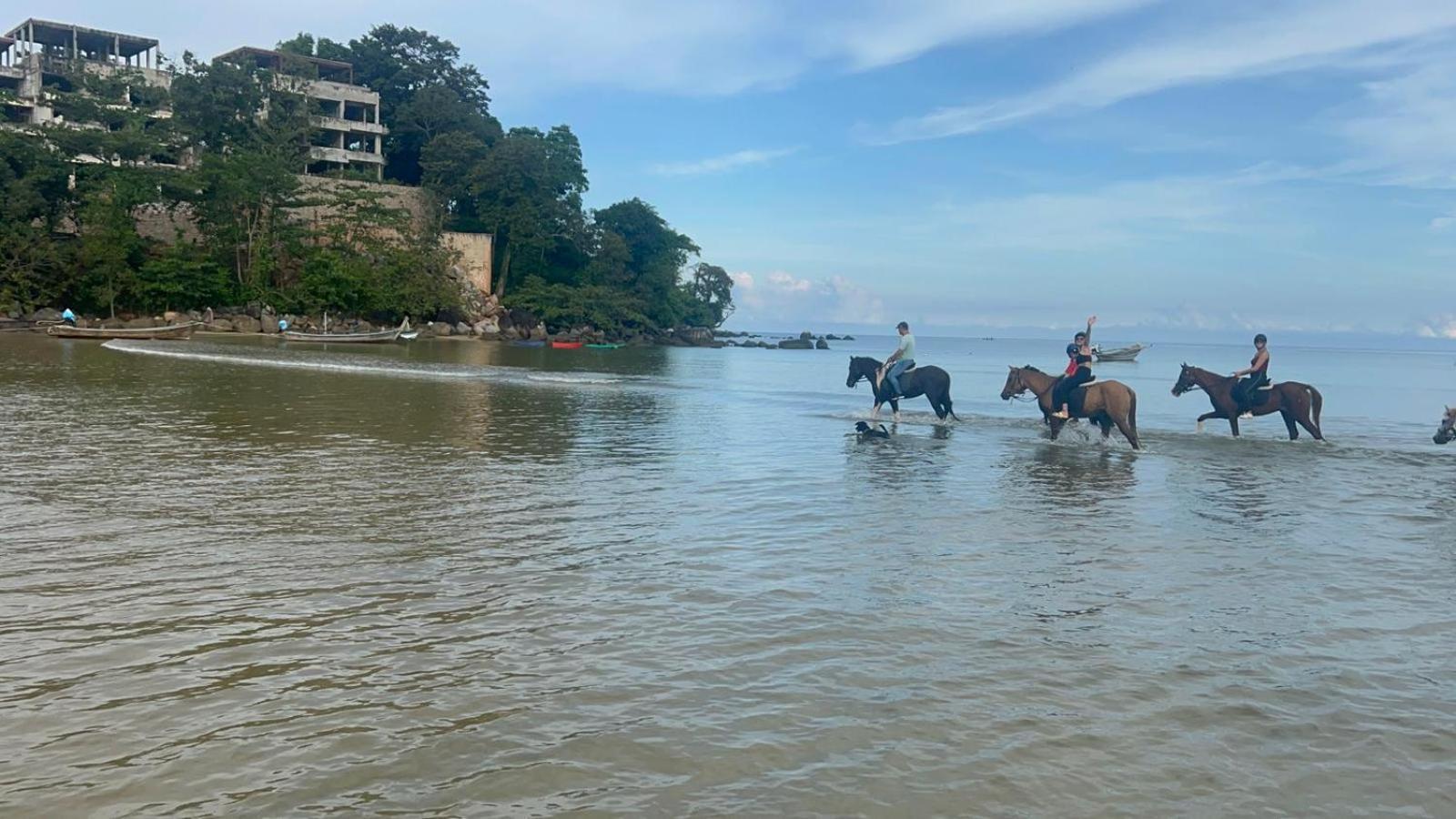 Isara Resort Nai Yang Beach