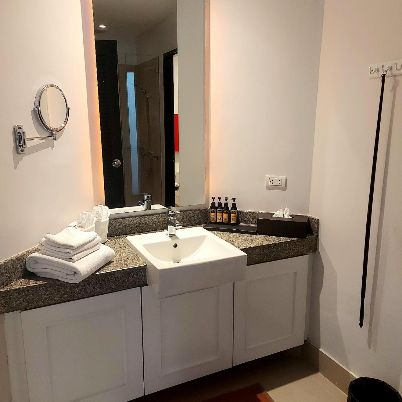 Dewa One Bedroom Nai Yang