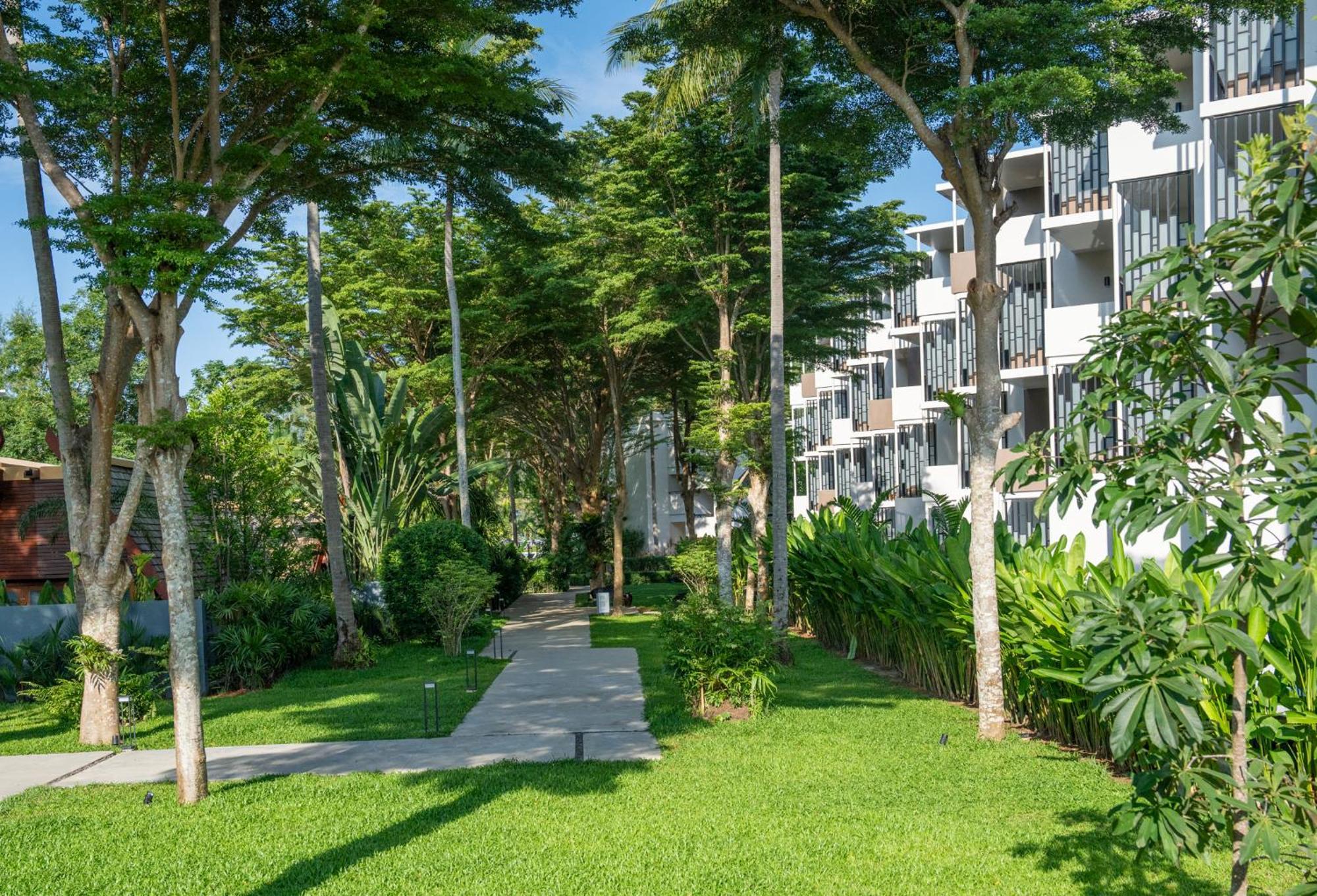 Le Meridien Phuket Beach 5*