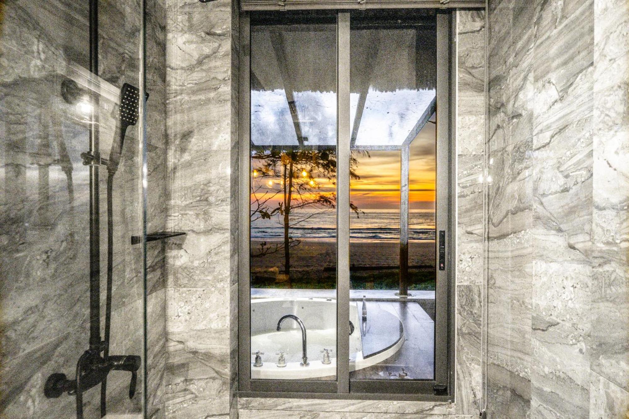 Sealord Beachfront Resort