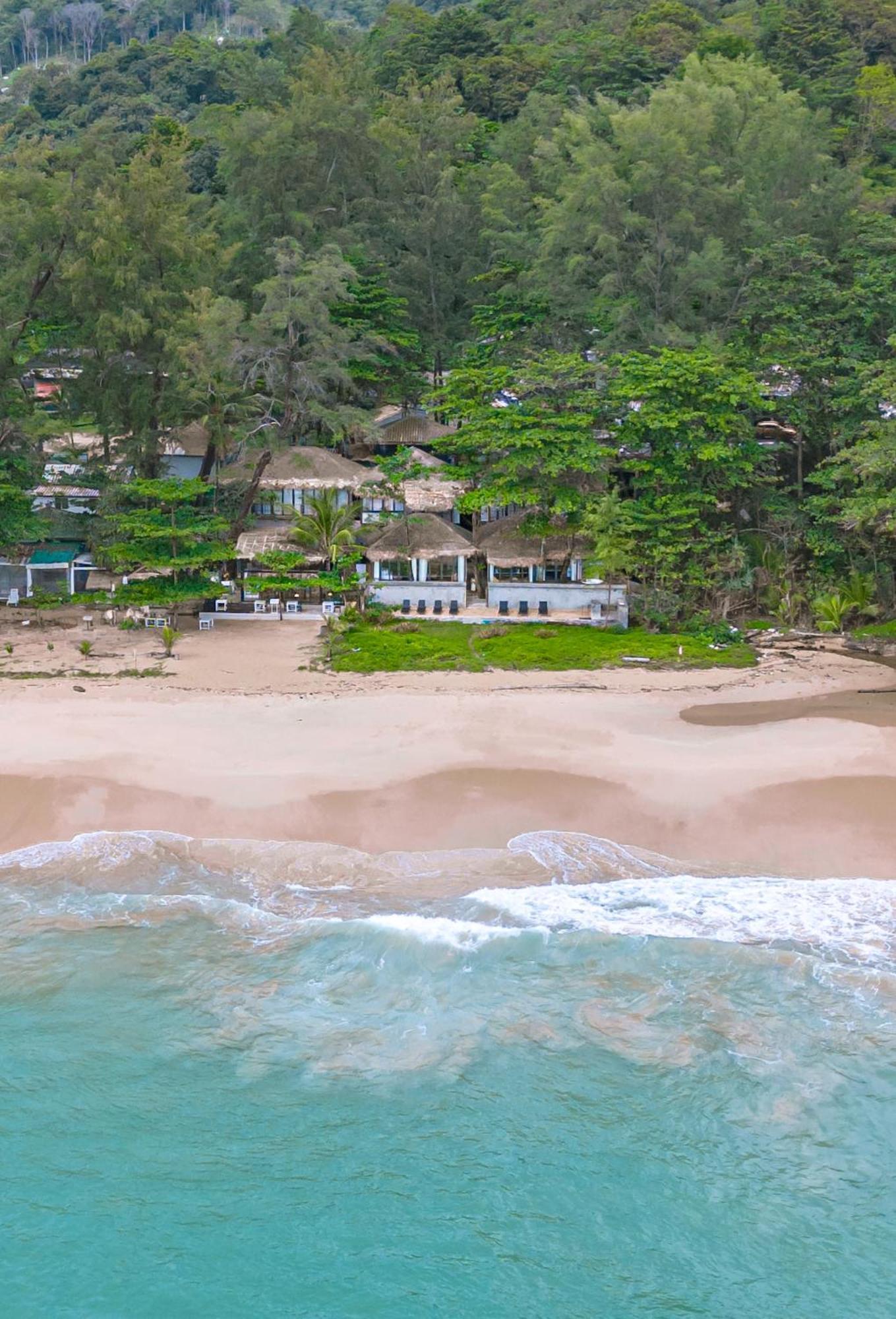 Resort Sealord Beachfront *