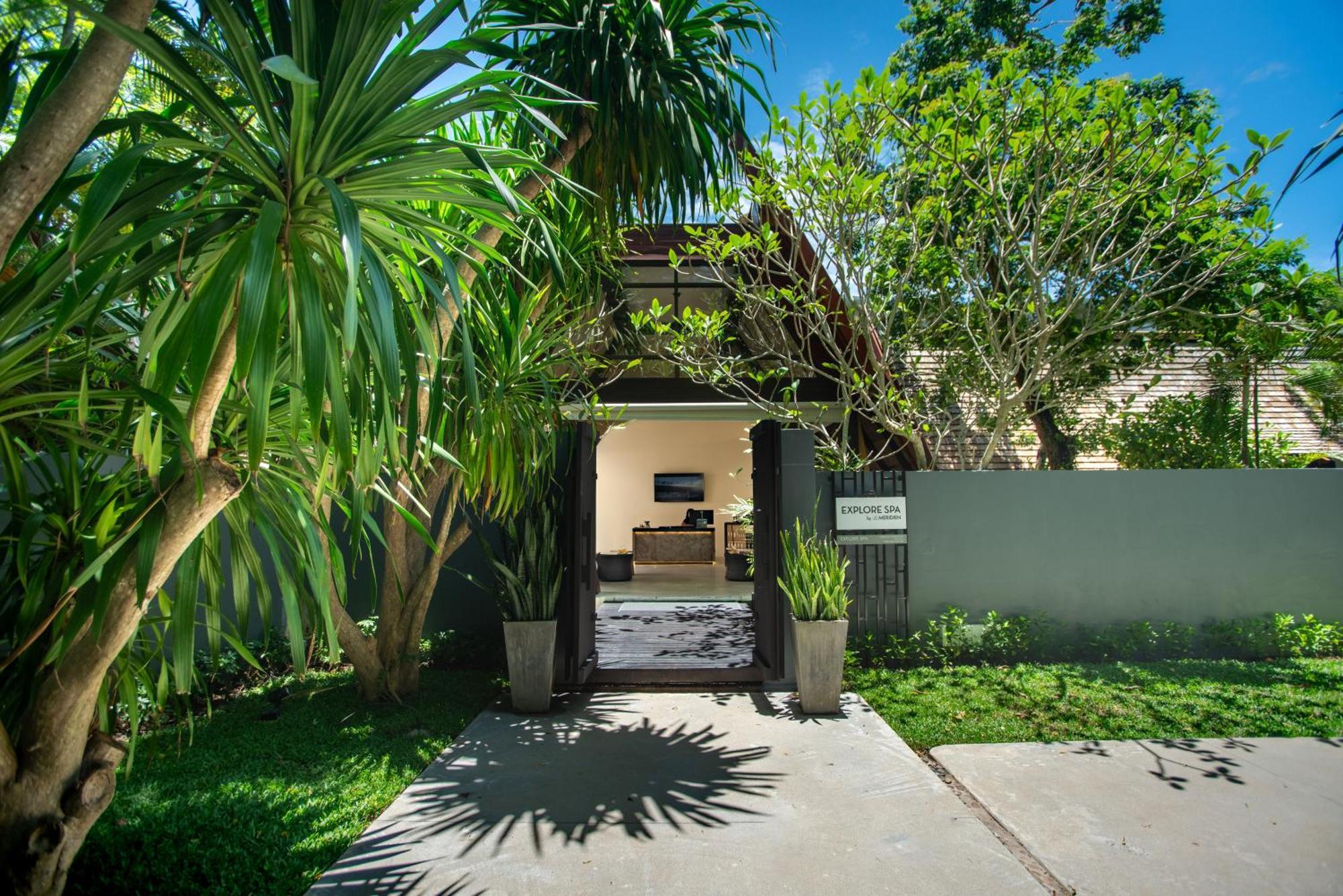 Le Meridien Phuket Beach Hotel 5*