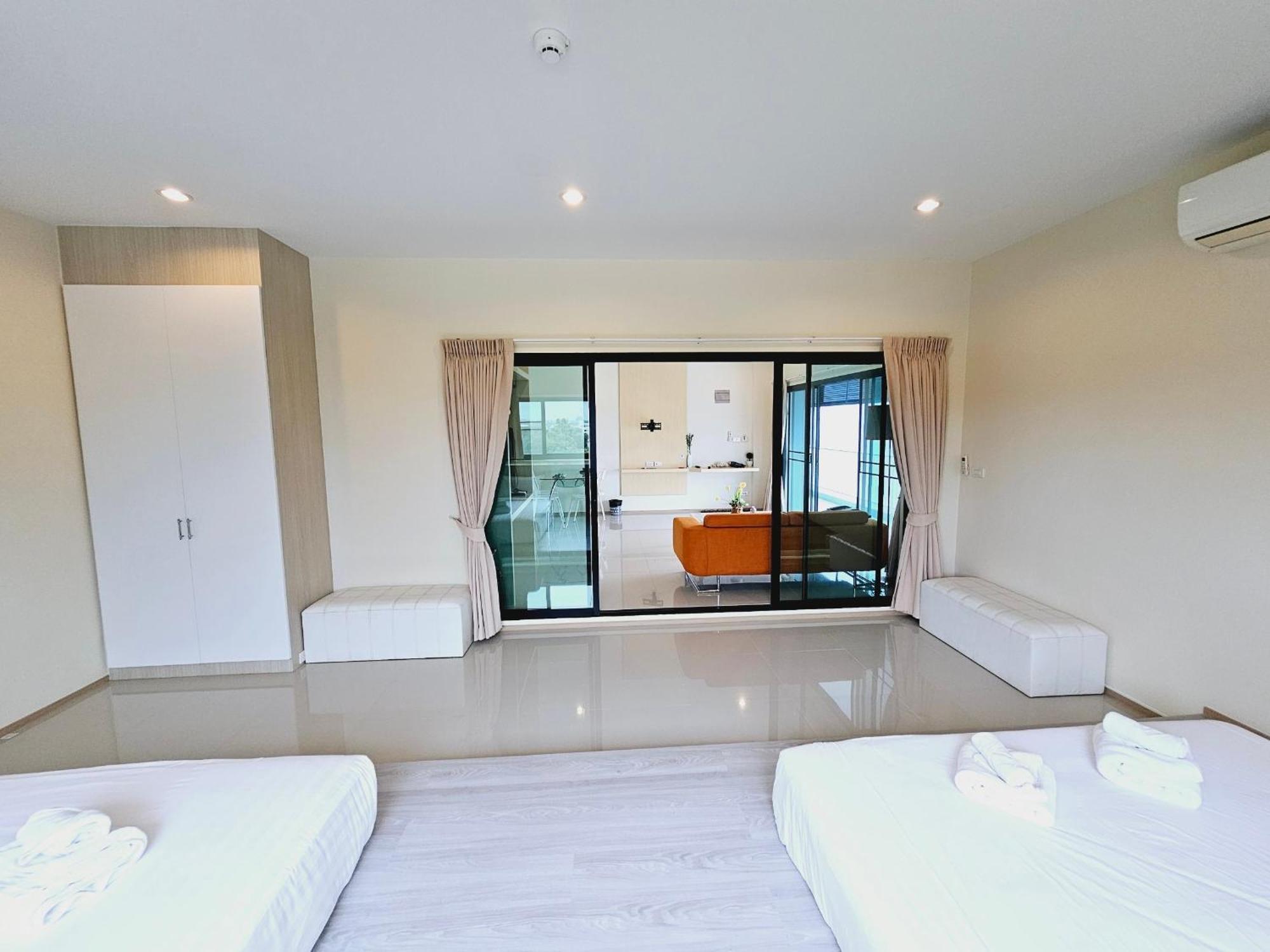 Aparthotel Stayhere@airport Service