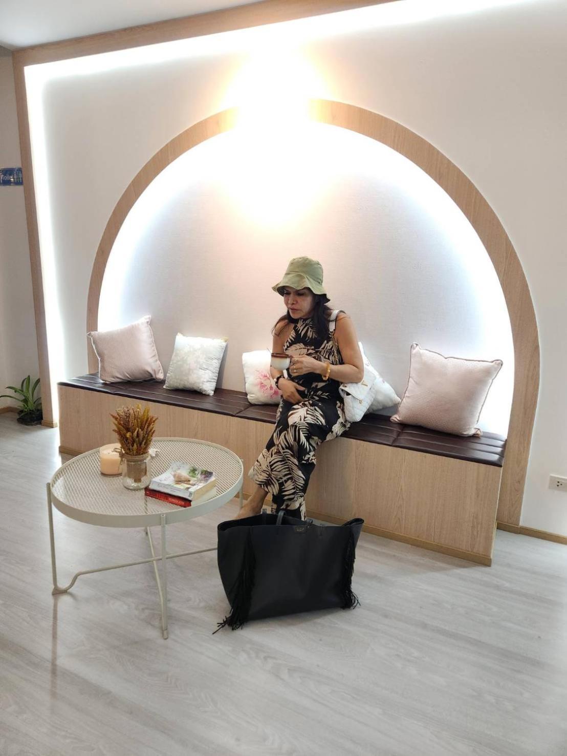 Stayhere@airport Service *