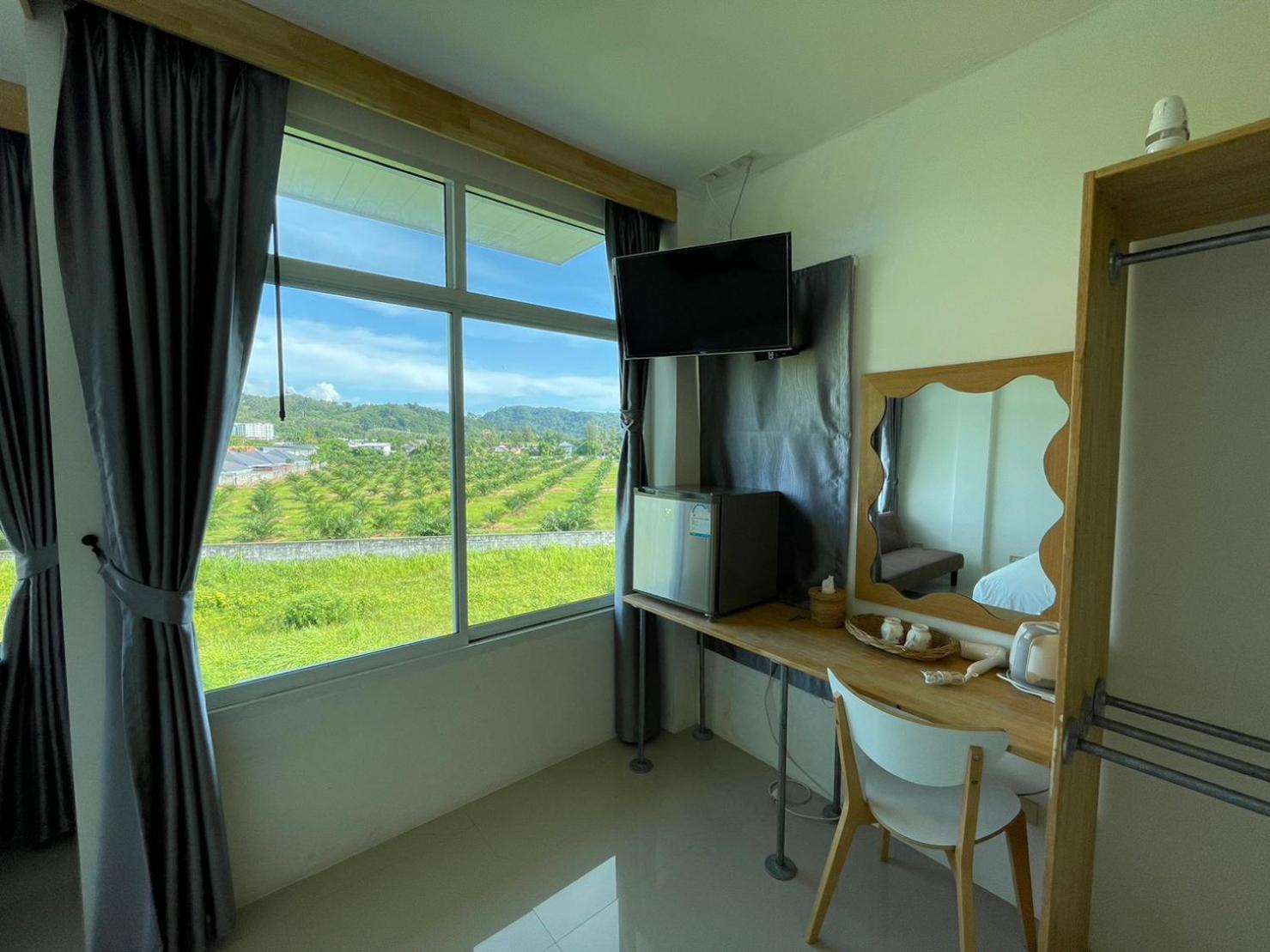 Dwell Phuket Airport At Naiyang 3*