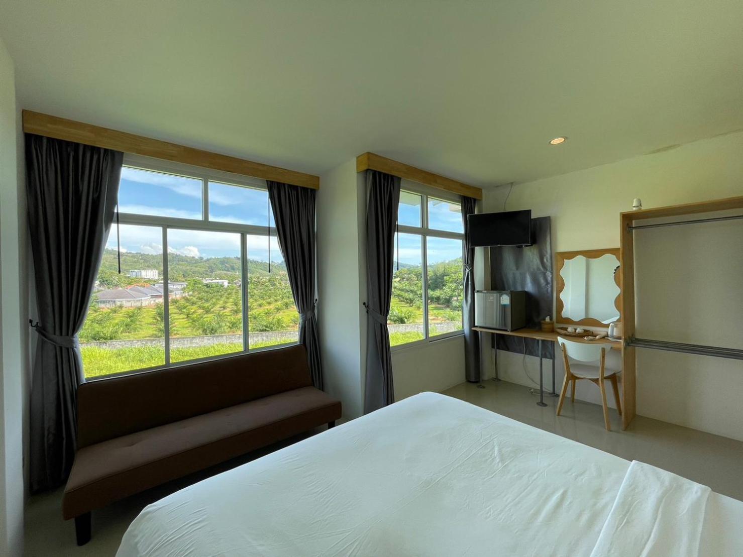 Hotel Dwell Phuket Airport At Naiyang