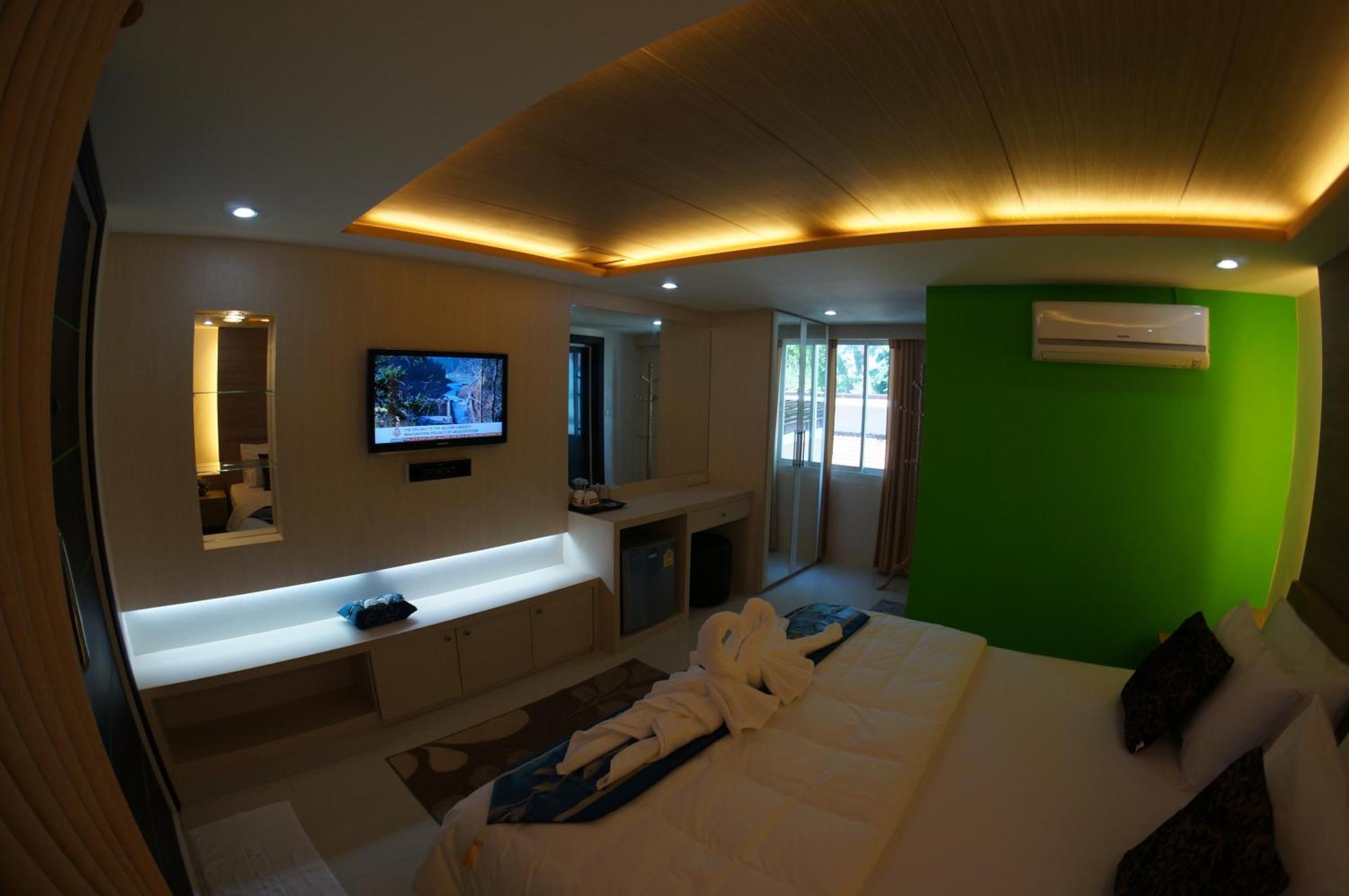 Tt Naiyang Phuket 2*