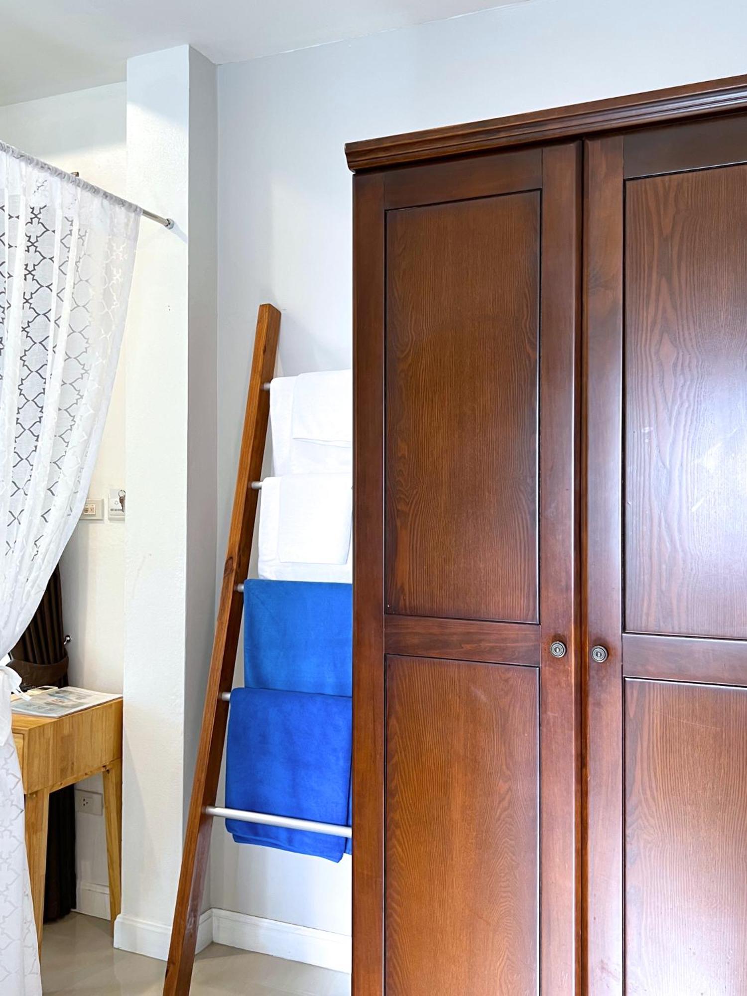 The Snug Airportel - Phuket Airport Guest house