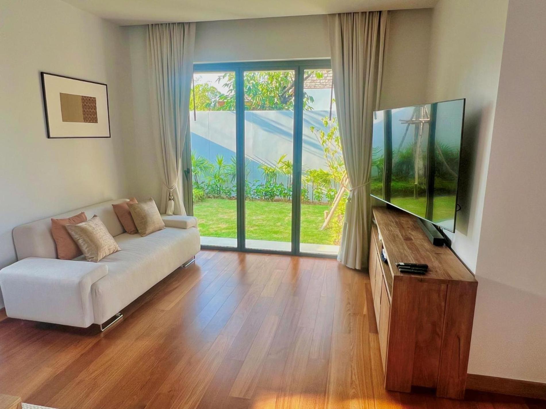 New Luxury With Maid Anchan Tropicana Villa *