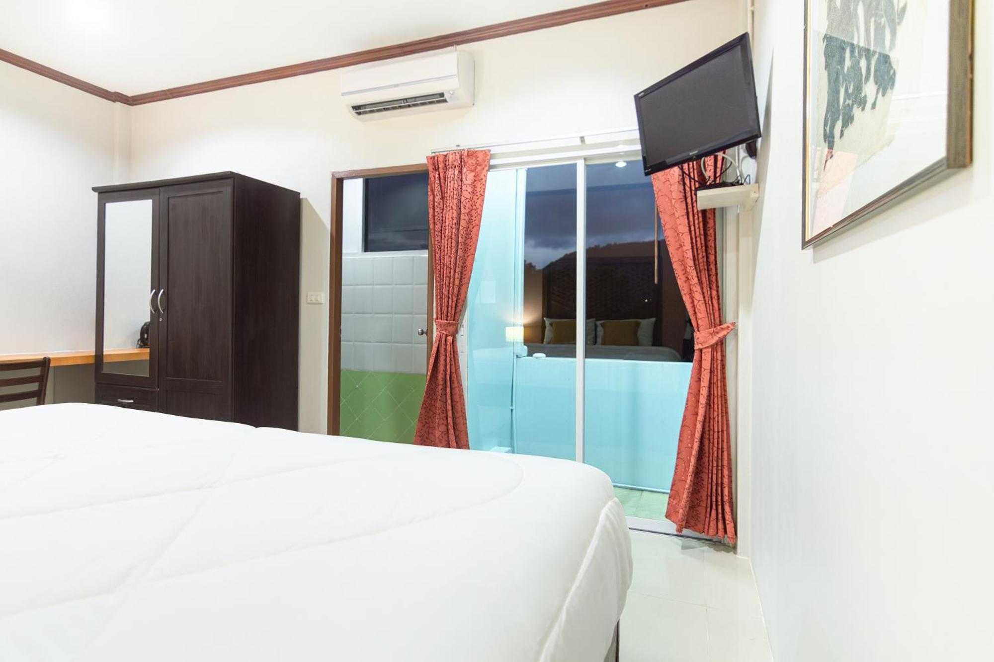 Kamala Beach Residence Hotel 2*