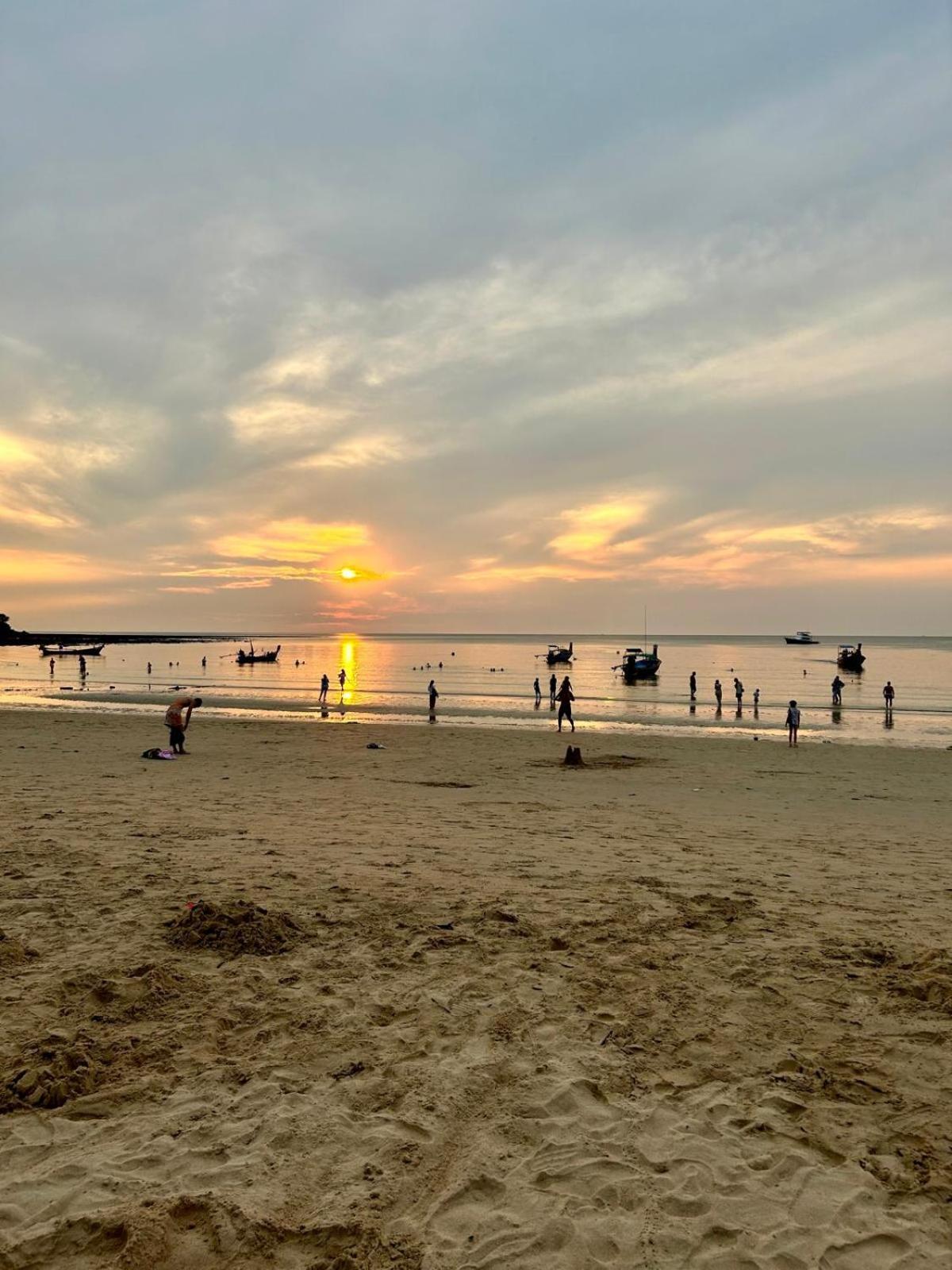 Phuchada * Nai Yang Beach
