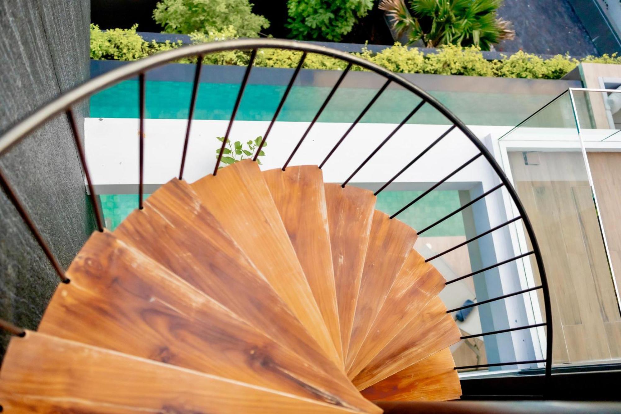 Akra Collection - Hideaway