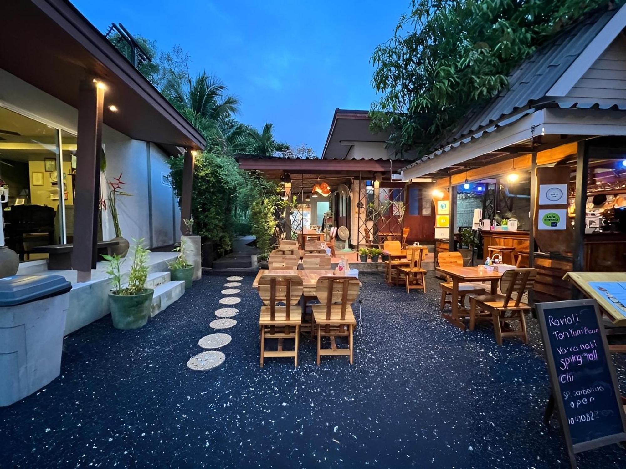 Naiyang Boutique 2*