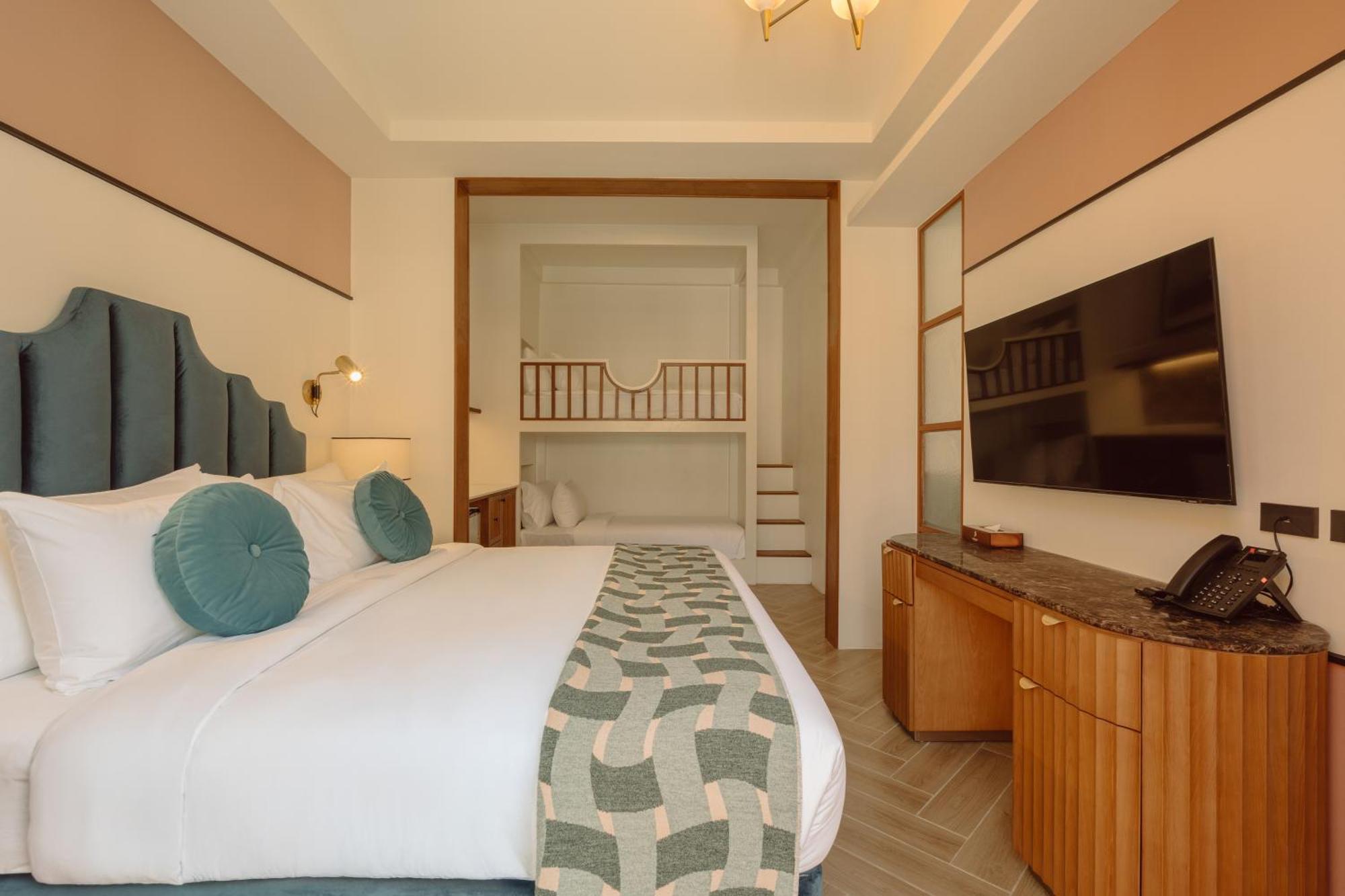 Resort Sugar Marina Resort-lagoon-villas, Naiyang